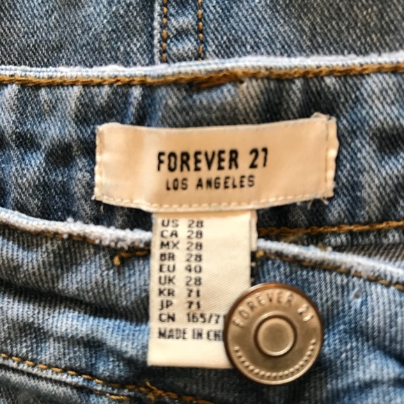 NWOT FOREVER 21 distressed frayed denim mini skirt - Picture 3 of 3